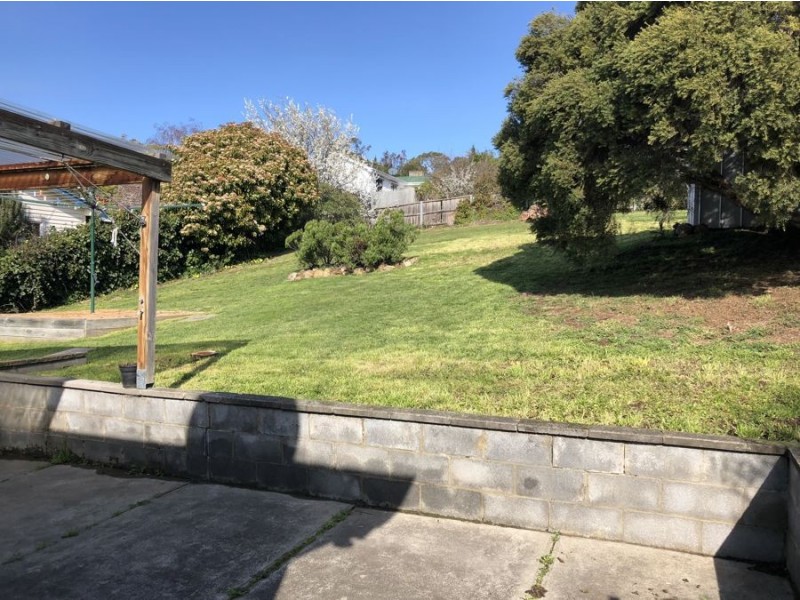 8 Beverley Grove, West Moonah TAS 7009