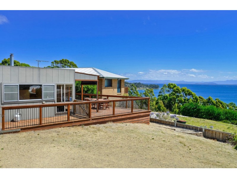 64 Lagoon Road, White Beach TAS 7184