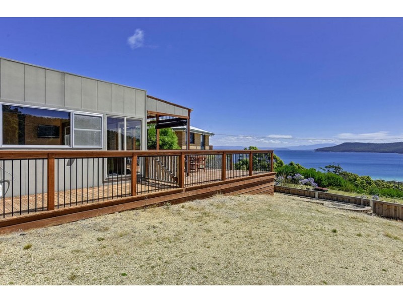 64 Lagoon Road, White Beach TAS 7184