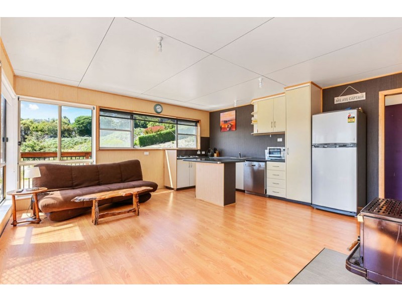 64 Lagoon Road, White Beach TAS 7184