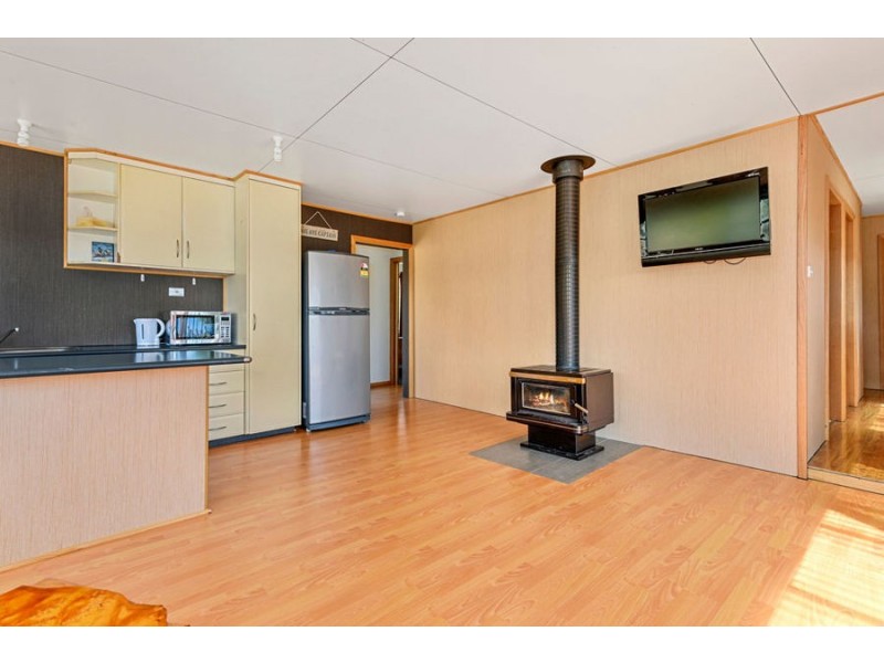 64 Lagoon Road, White Beach TAS 7184
