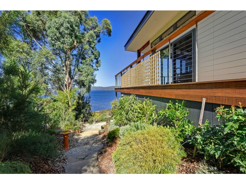 22 Craigs Hill Road, Boomer Bay TAS 7177