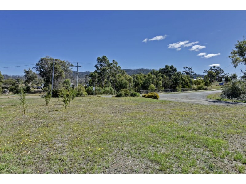 135 Arthur Highway, Dunalley TAS 7177