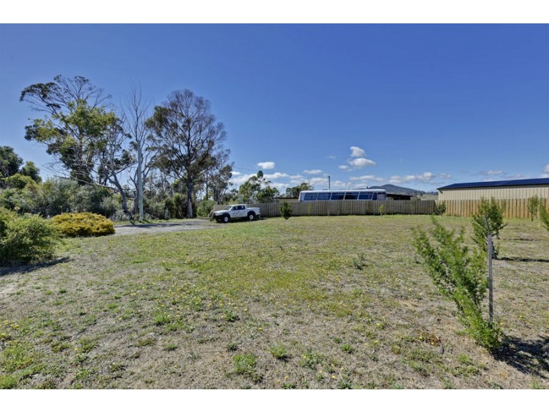 135 Arthur Highway, Dunalley TAS 7177