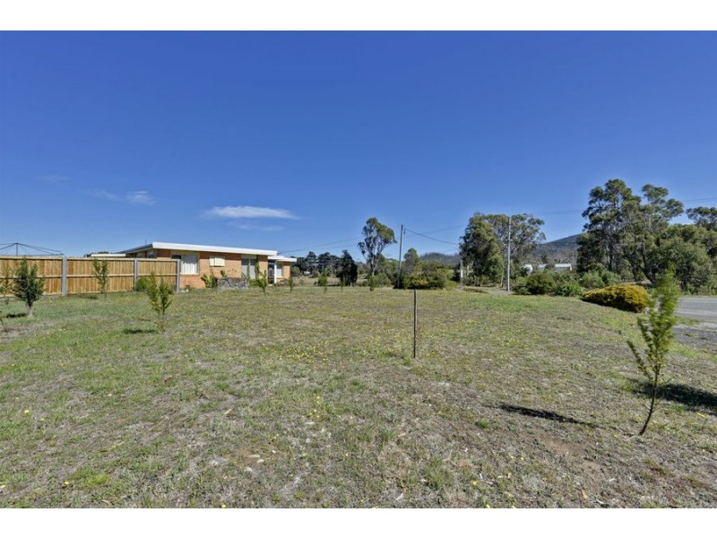 135 Arthur Highway, Dunalley TAS 7177
