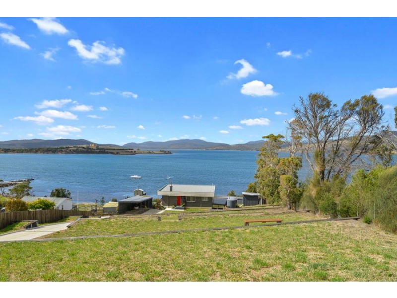 46 Bay Road, Boomer Bay TAS 7177