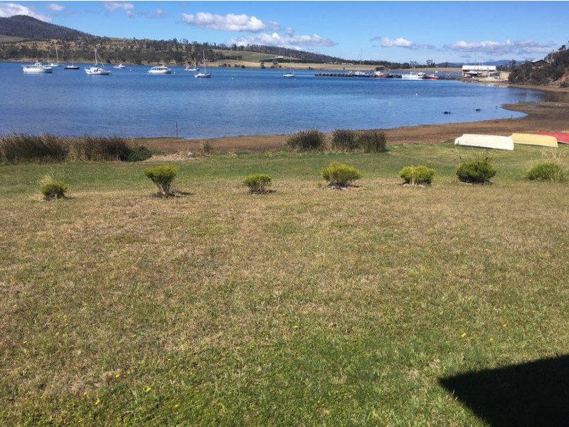 99 Arthur Highway, Dunalley TAS 7177