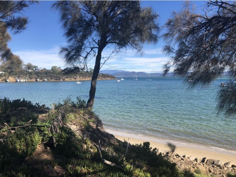 9 Promenade, Dodges Ferry TAS 7173