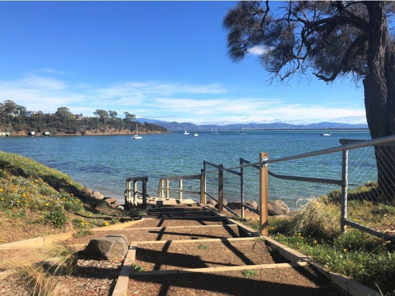 9 Promenade, Dodges Ferry TAS 7173