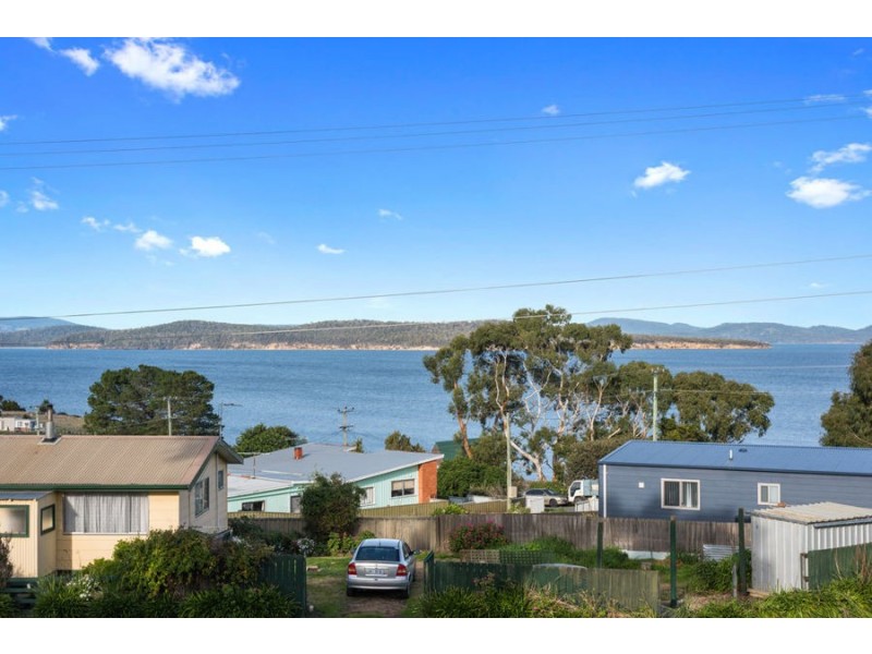 8 Lantana Place, Primrose Sands TAS 7173