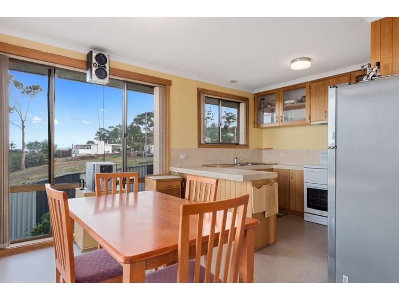 8 Lantana Place, Primrose Sands TAS 7173