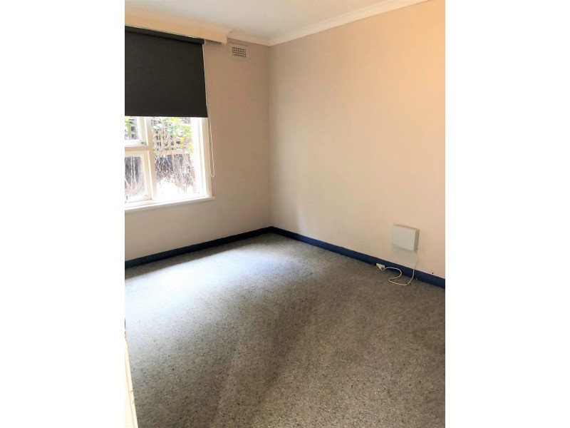 130 Derwent Avenue, Lindisfarne TAS 7015