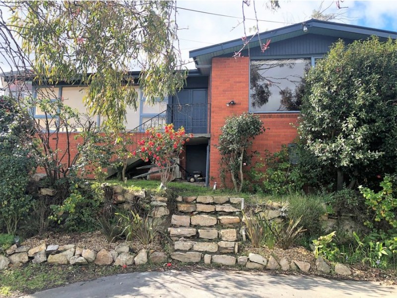 130 Derwent Avenue, Lindisfarne TAS 7015