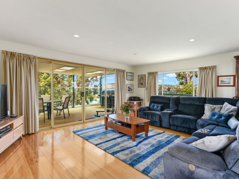 42 Bay Street, Dunalley TAS 7177