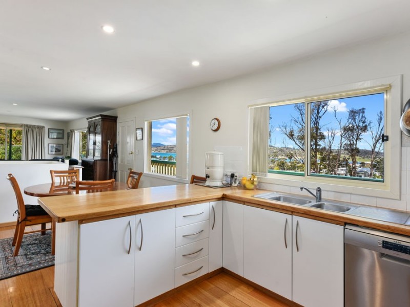 42 Bay Street, Dunalley TAS 7177