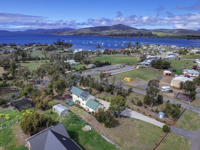 42 Bay Street, Dunalley TAS 7177