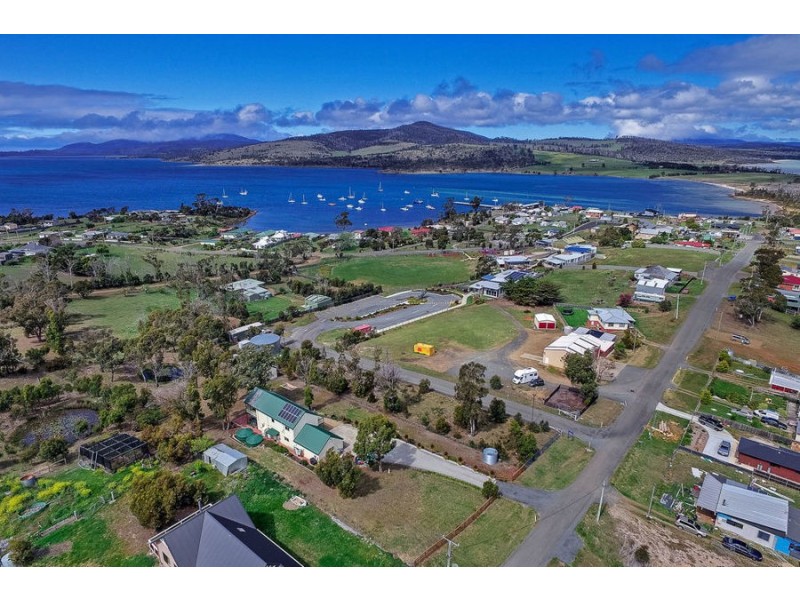 42 Bay Street, Dunalley TAS 7177