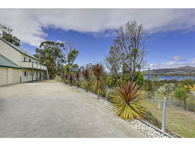 42 Bay Street, Dunalley TAS 7177