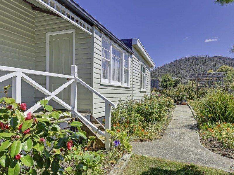 88-90 Arthur Highway, Dunalley TAS 7177