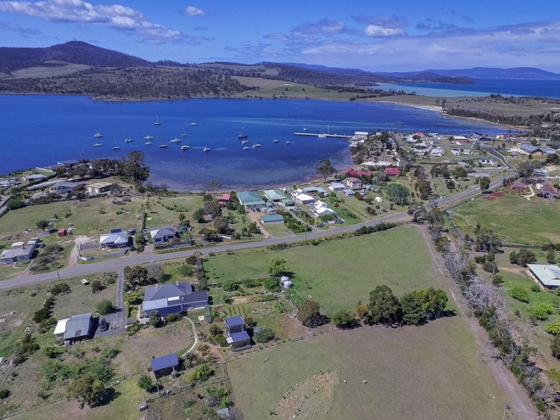 88-90 Arthur Highway, Dunalley TAS 7177