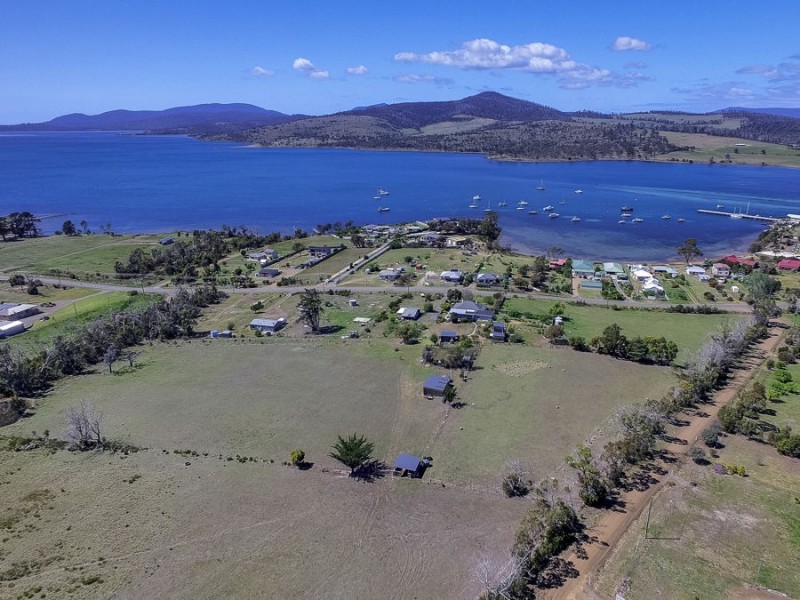 88-90 Arthur Highway, Dunalley TAS 7177