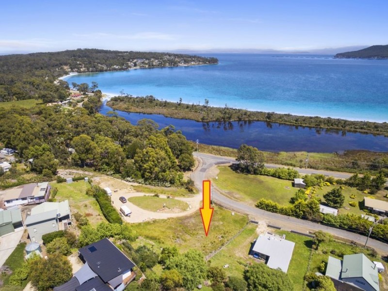 8A Lagoon Road, White Beach TAS 7184
