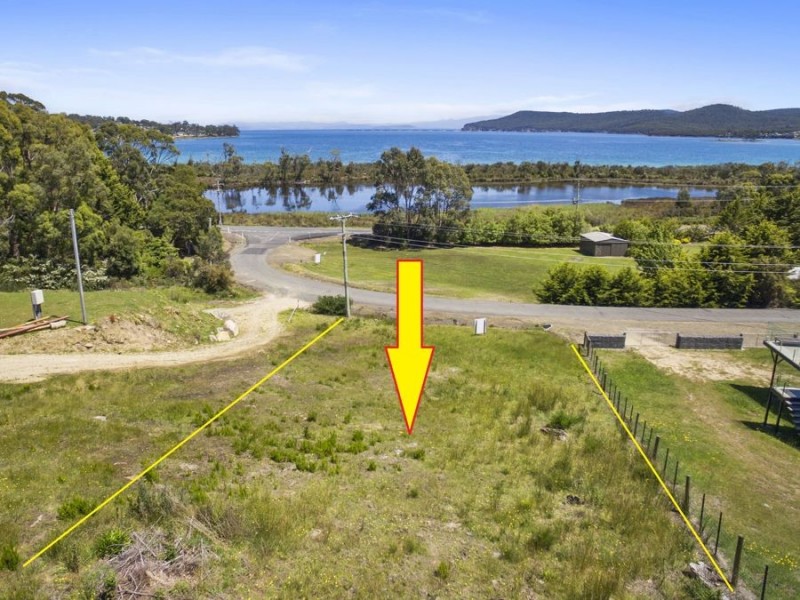 8A Lagoon Road, White Beach TAS 7184