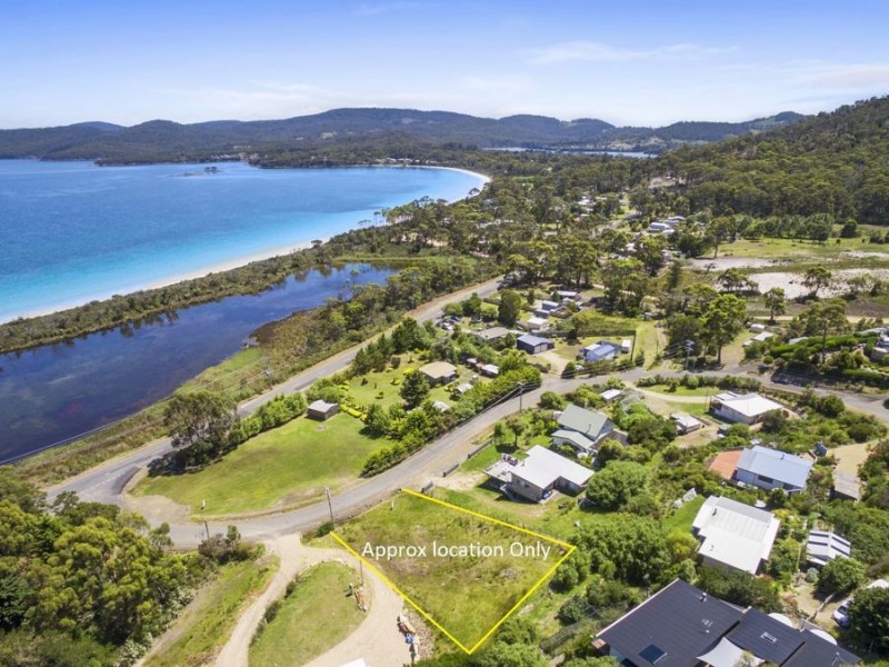 8A Lagoon Road, White Beach TAS 7184