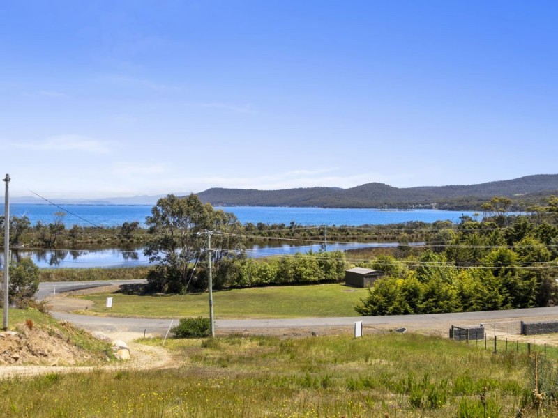 8A Lagoon Road, White Beach TAS 7184