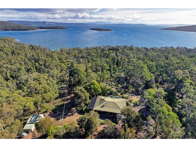 5631 Arthur Highway, Eaglehawk Neck TAS 7179