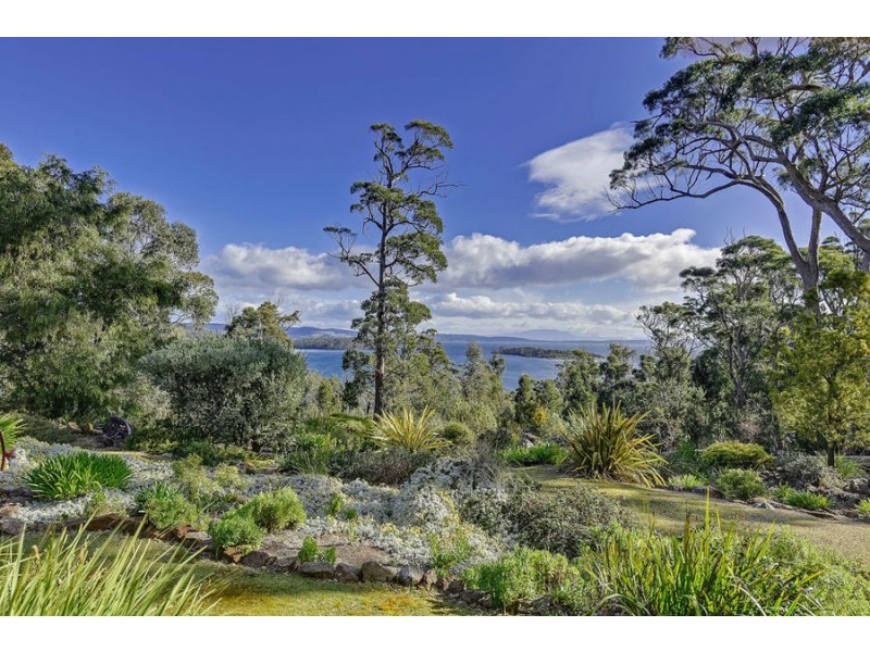 5631 Arthur Highway, Eaglehawk Neck TAS 7179