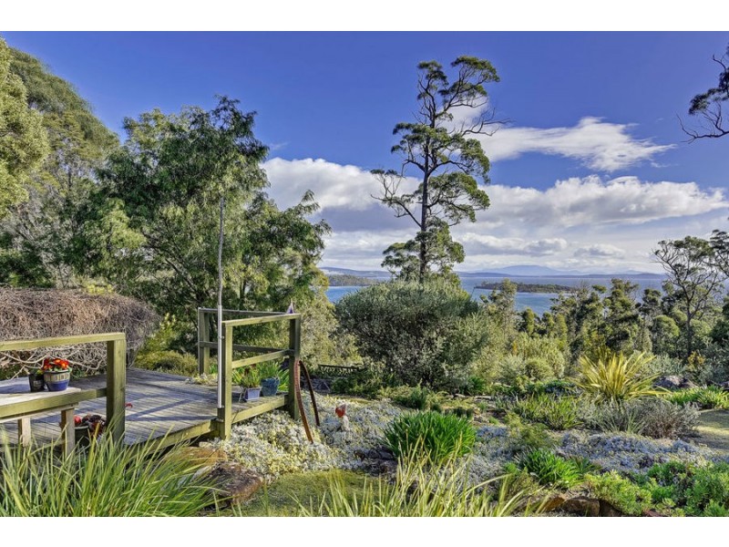 5631 Arthur Highway, Eaglehawk Neck TAS 7179