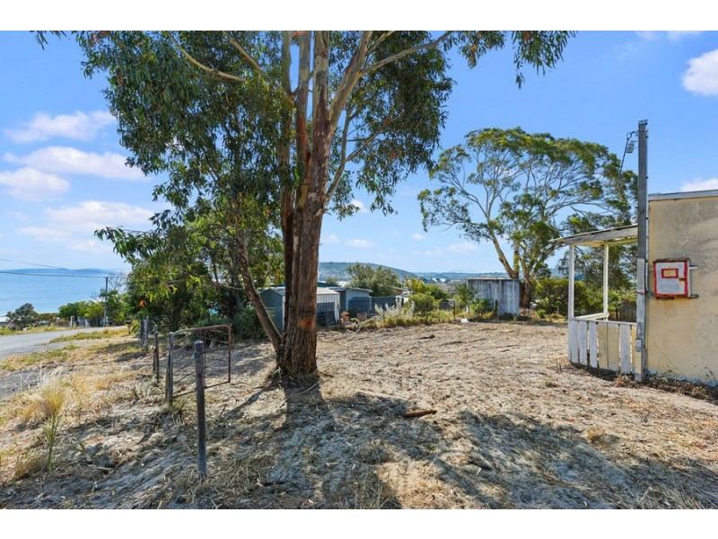 16 Spiraea Street, Primrose Sands TAS 7173