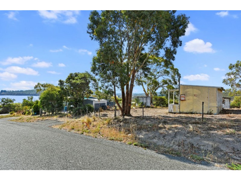 16 Spiraea Street, Primrose Sands TAS 7173