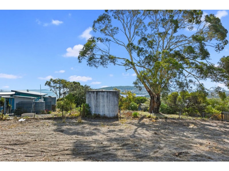 16 Spiraea Street, Primrose Sands TAS 7173