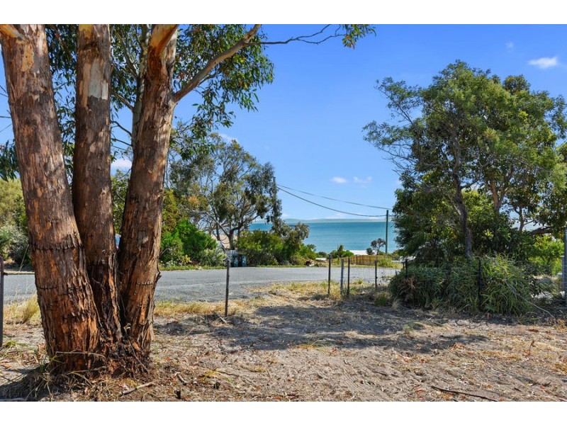 16 Spiraea Street, Primrose Sands TAS 7173