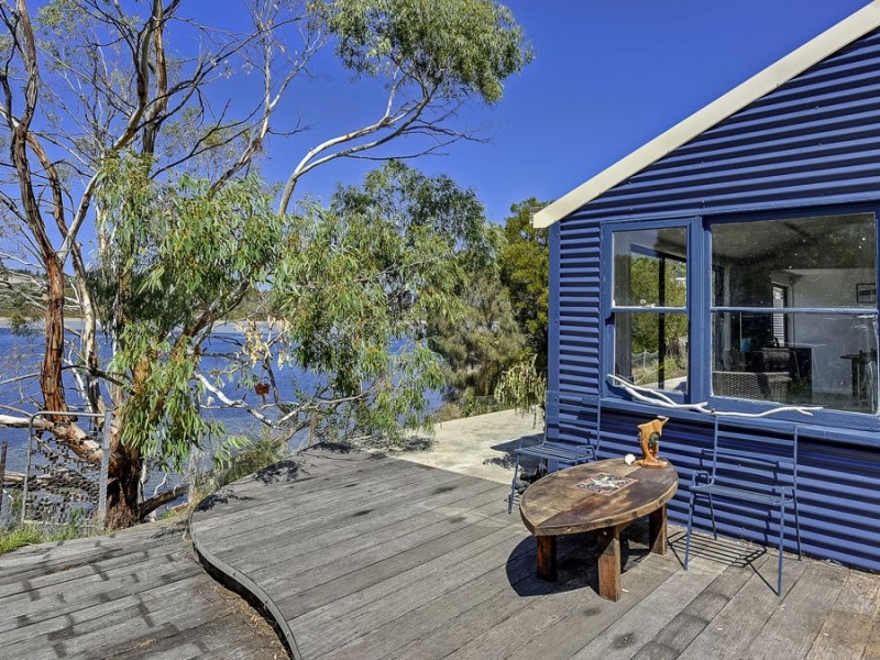 37 Erle Street, Carlton River TAS 7173