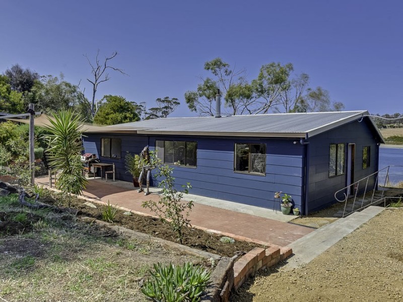 37 Erle Street, Carlton River TAS 7173