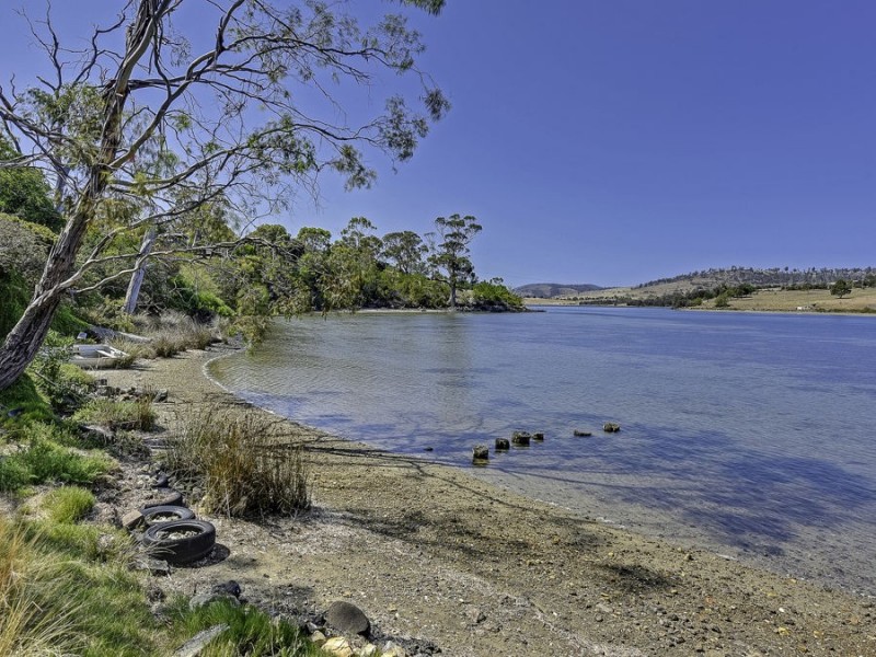 37 Erle Street, Carlton River TAS 7173