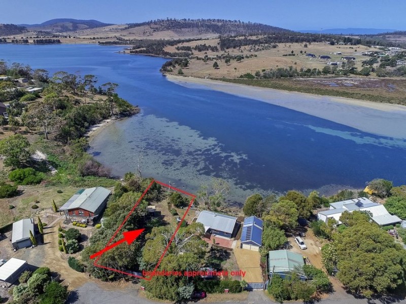 39 Erle Street, Carlton River TAS 7173