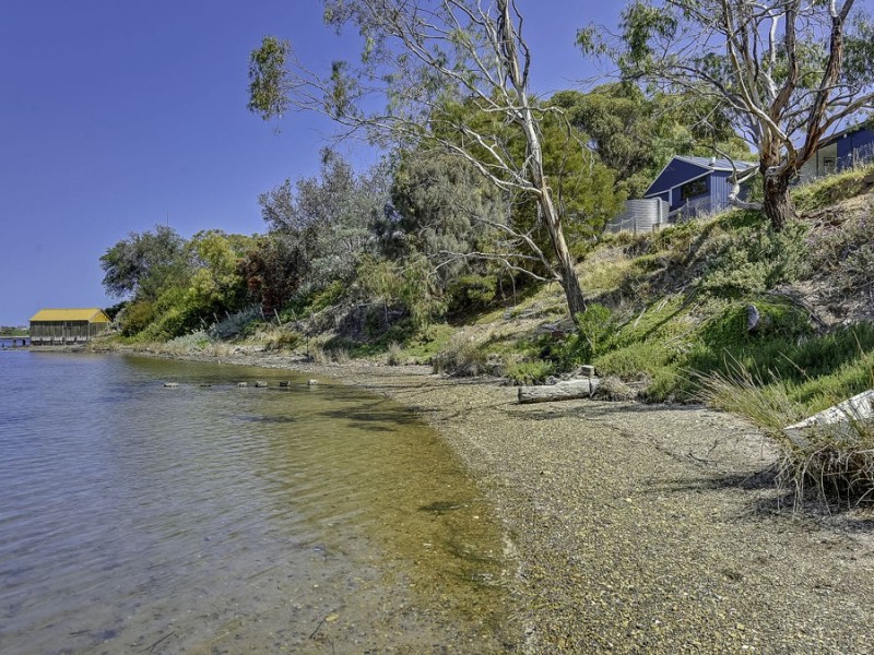 39 Erle Street, Carlton River TAS 7173