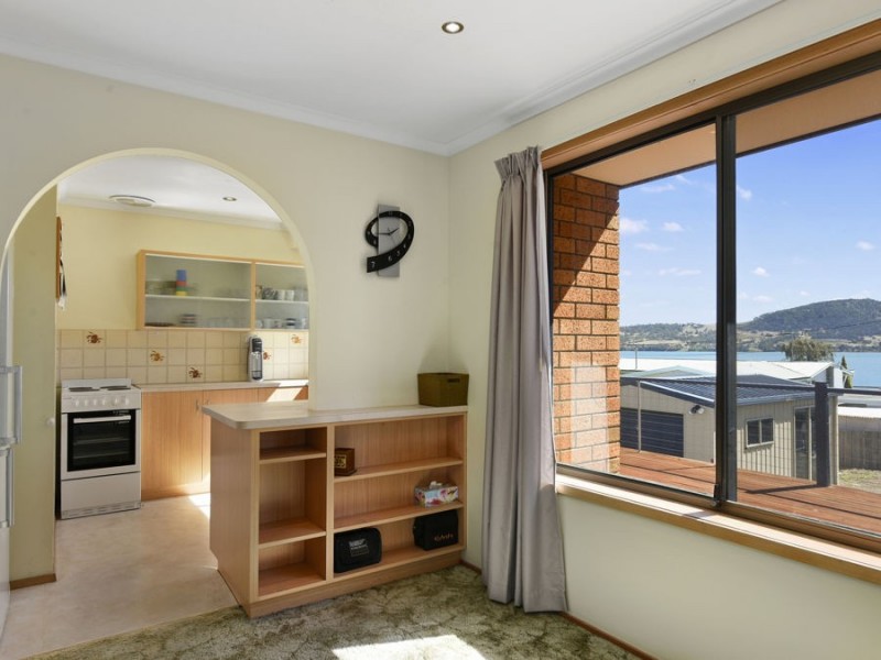 11 McKinly Street, Midway Point TAS 7171