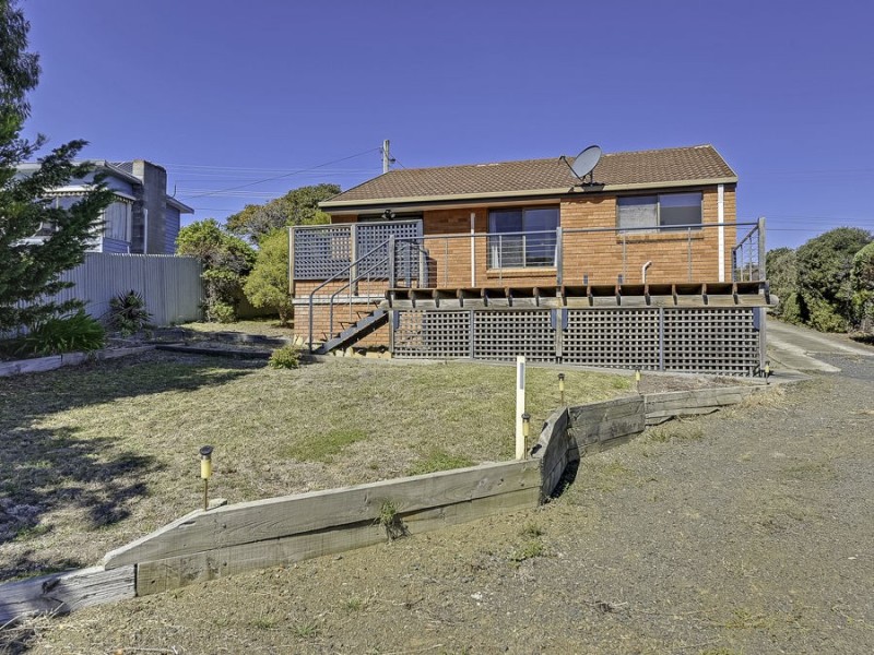 11 McKinly Street, Midway Point TAS 7171
