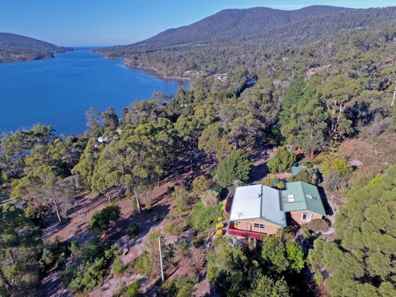 5529 Arthur Highway, Eaglehawk Neck TAS 7179