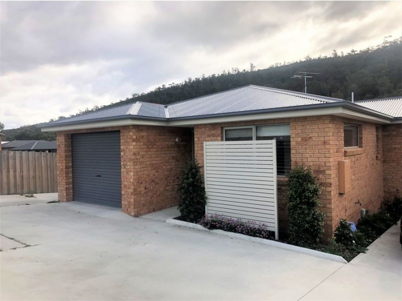 1/10 Roxy Place, Mornington TAS 7018