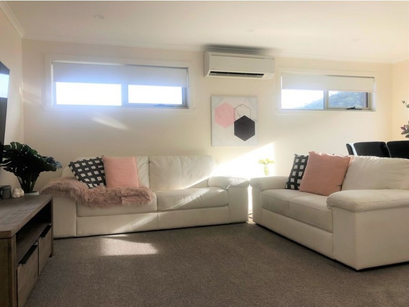 1/10 Roxy Place, Mornington TAS 7018