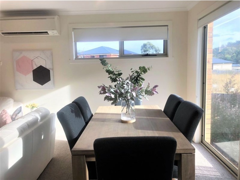 1/10 Roxy Place, Mornington TAS 7018