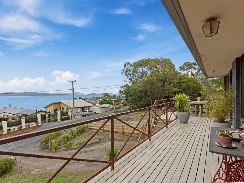 10 Susans Bay Road, Primrose Sands TAS 7173