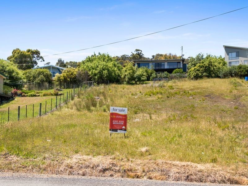 8A Lagoon Road, White Beach TAS 7184