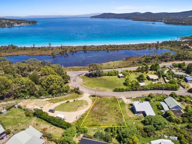 8A Lagoon Road, White Beach TAS 7184